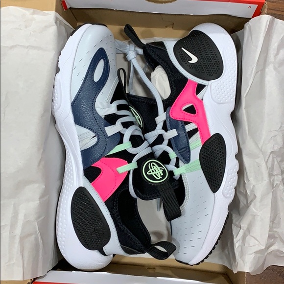 NIKE HUARACHE E.G.E.BG pure platinum/white-black - Picture 3 of 16